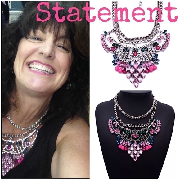 STATEMENT CRYSTAL NECKLACE, PINK BIB NECKLACE - Picture 2 of 3